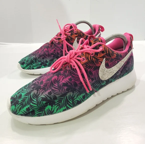 Nike roshe run best sale floral print